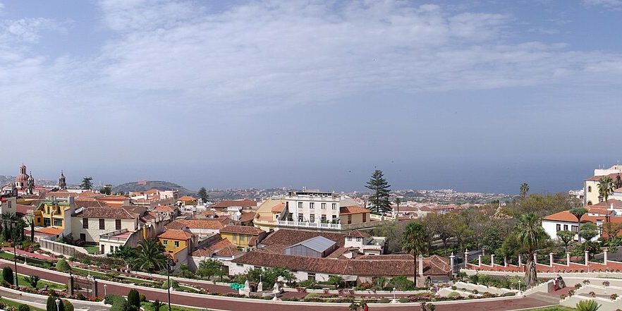 La Orotava: jardines y casco histórico / gardens and historic town